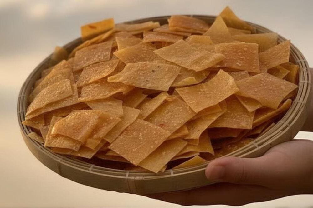 Bánh phồng tôm có vị giòn tan, thơm lừng